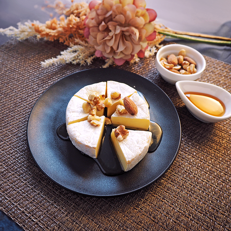 【B82】カマンベールチーズのはちみつナッツ